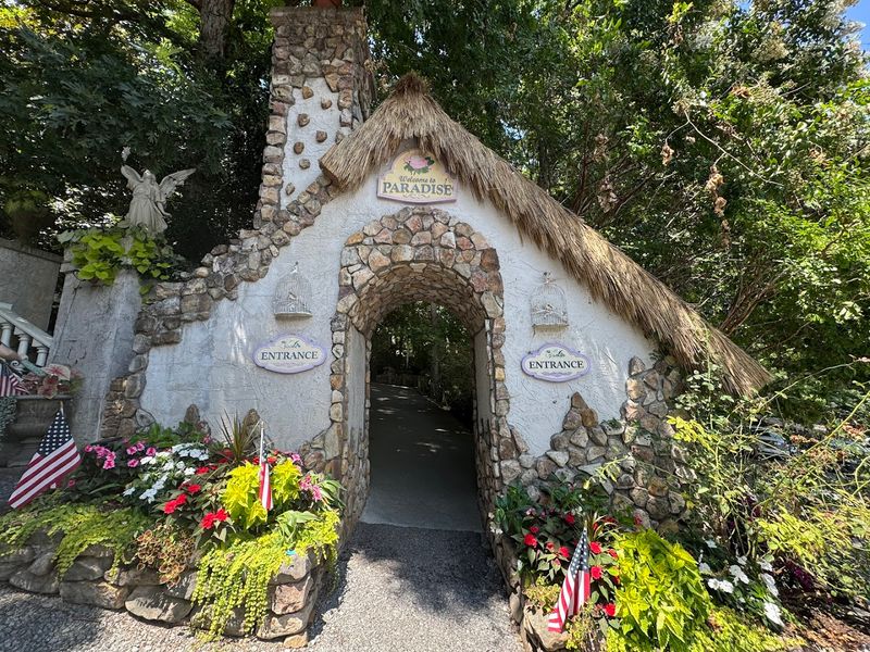 This Hidden Tennessee Garden Feels Like a Peaceful Escape