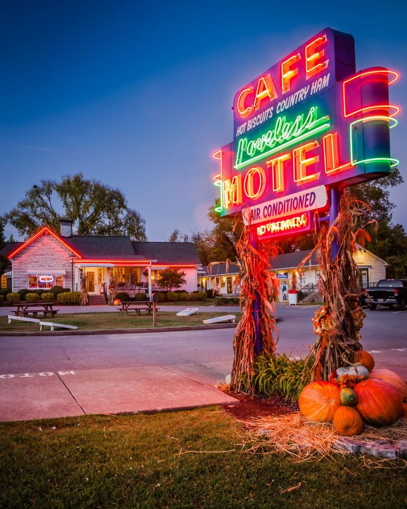 A Nashville Icon Turns 75