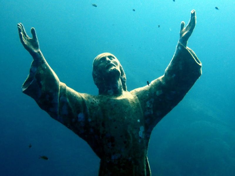 Diving bucket list: the Christ of the Abyss statue
