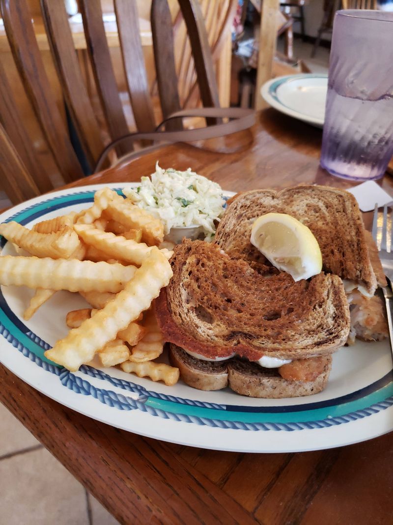 Fish Tales Market and Eatery (Marathon)