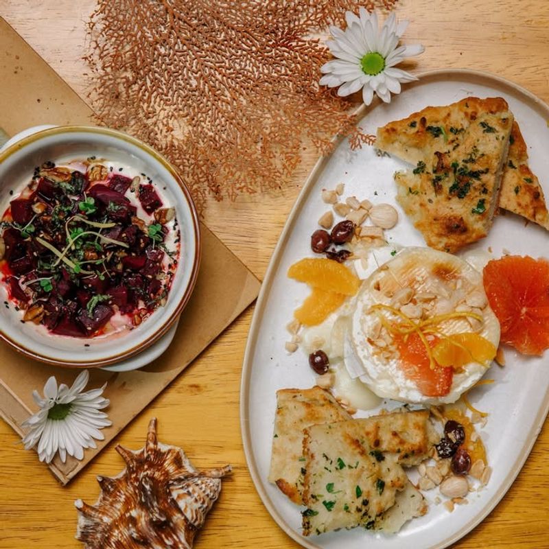 Bea’s Fine Foods + All Day Café & Jefe’s Fish Wagon