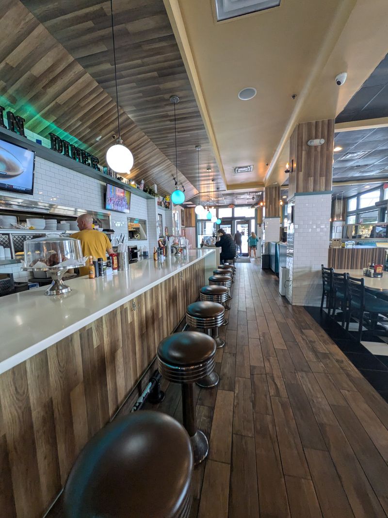 Downtown Diner Celebration (Celebration)