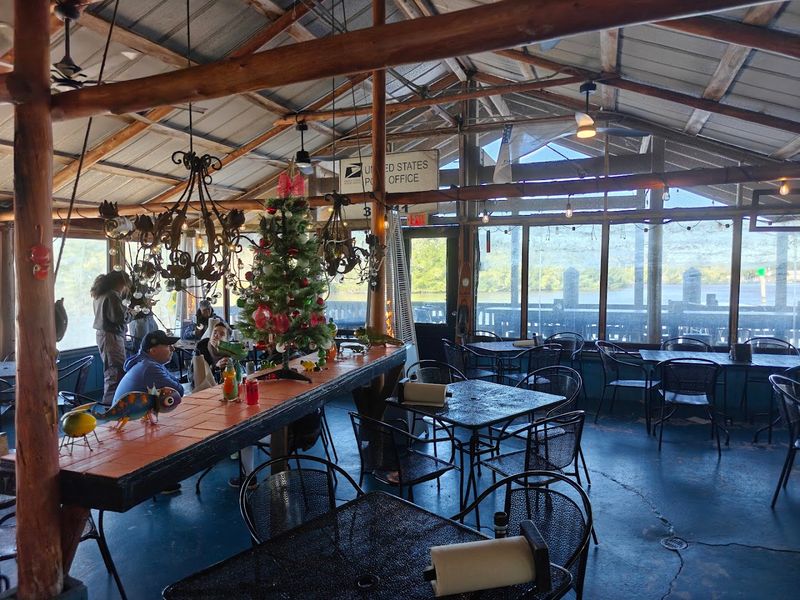 Camellia Street Grill (Everglades City)