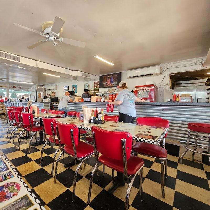 Snow White Drive-In — Lebanon