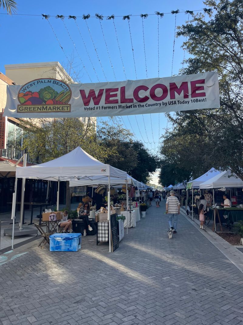 Arrive Early Like a Local