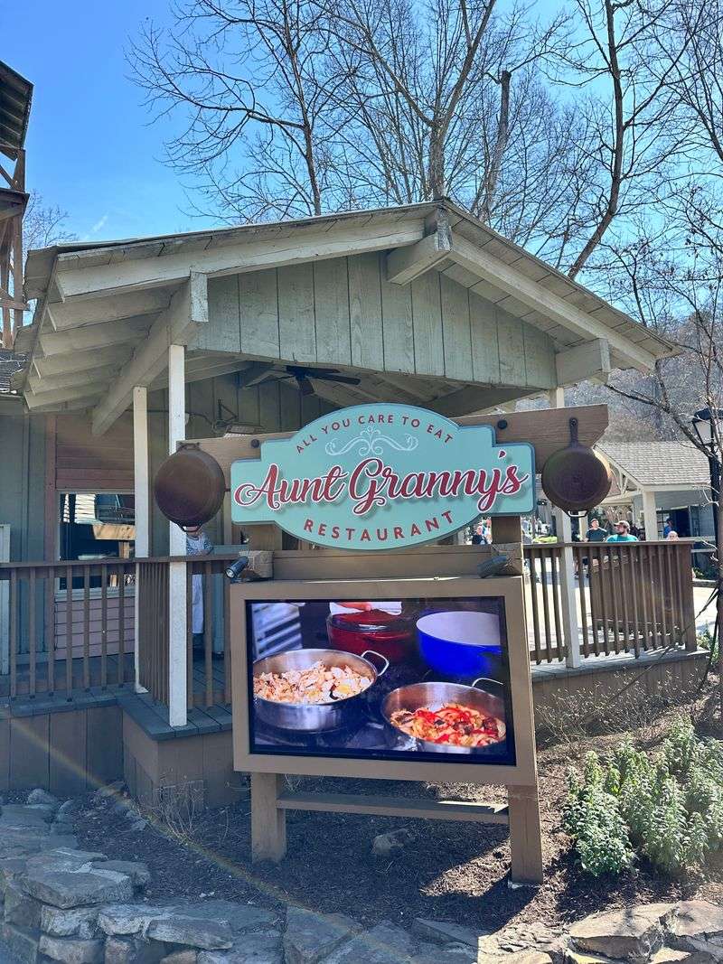 Aunt Granny's Restaurant – Pigeon Forge