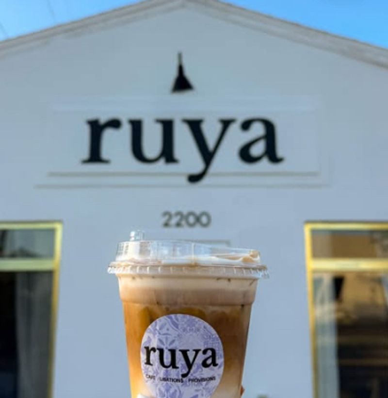 Ruya – Mediterranean Café & Wine Bar (St. Petersburg)