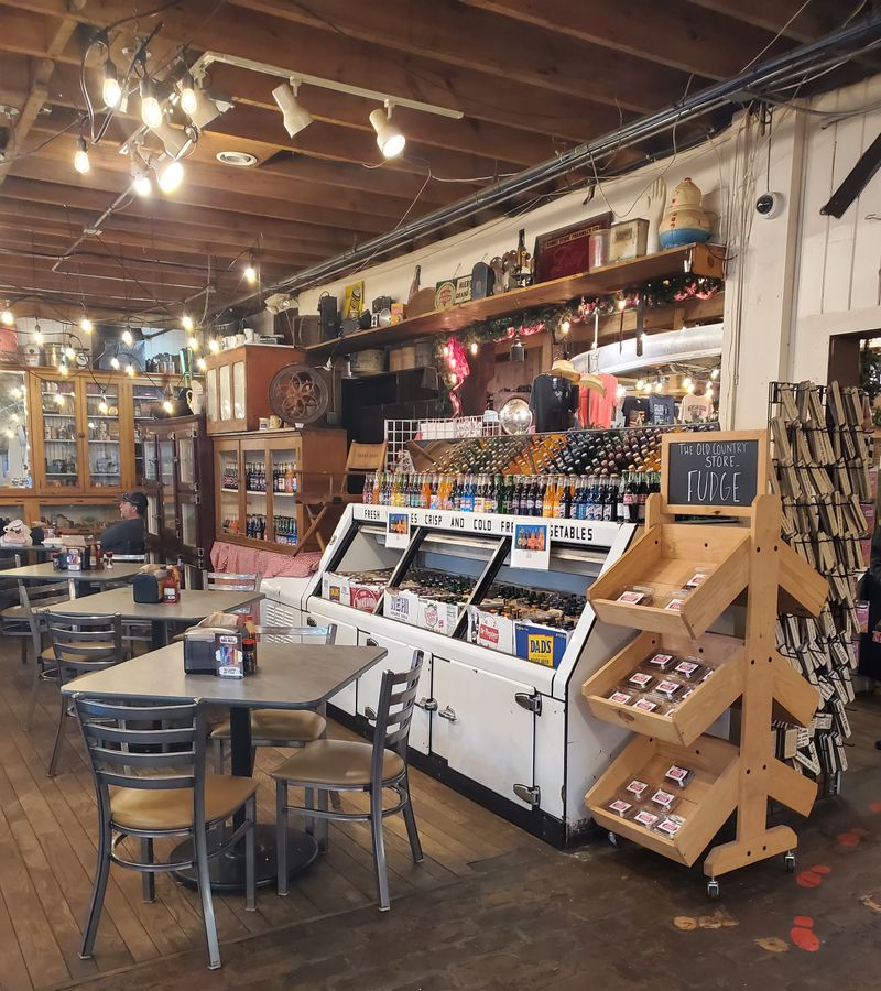 Brooks Shaw’s Old Country Store (Jackson)