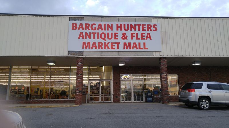 Bargain Hunters Antique & Flea Market Mall