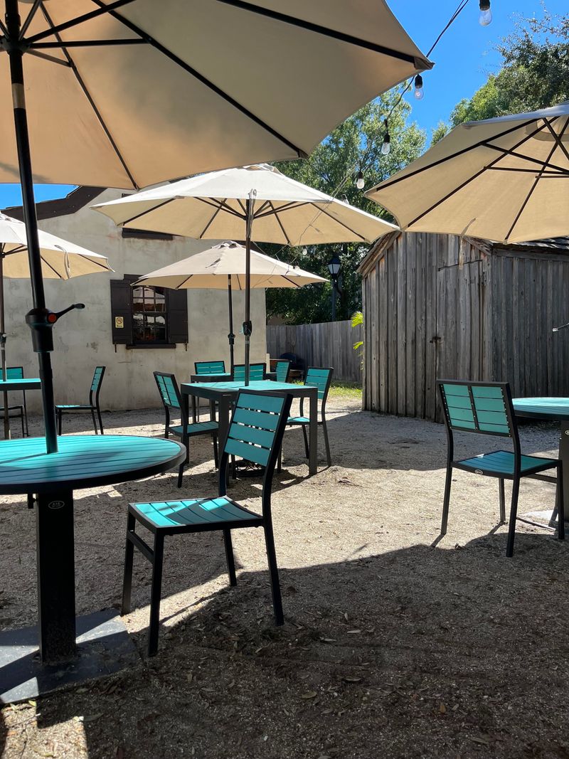 Courtyard Vibes and Quick Service