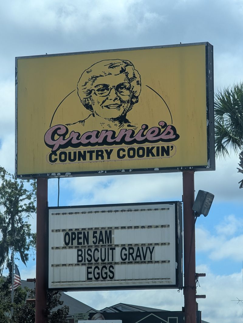 Grannie's Country Cookin'
