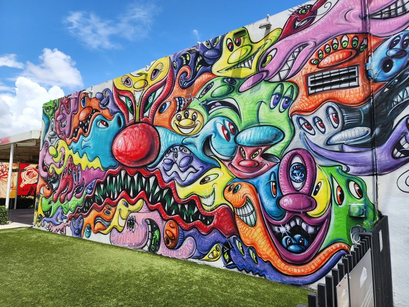Explore the Wynwood Walls (Miami)