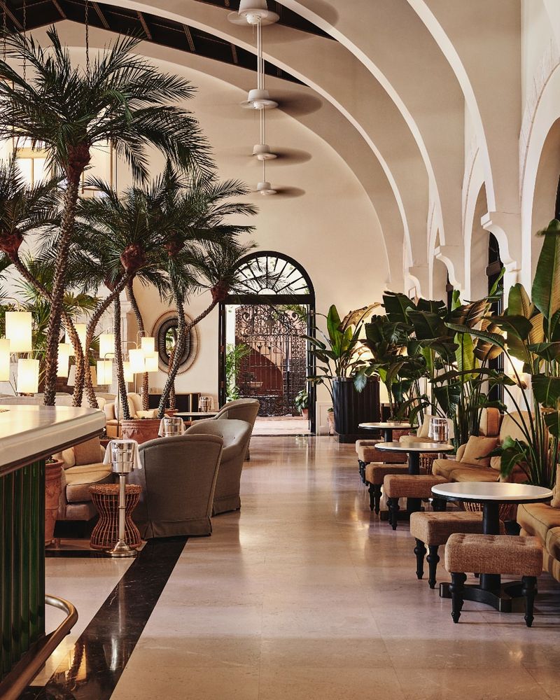 Champagne Bar at The Surf Club