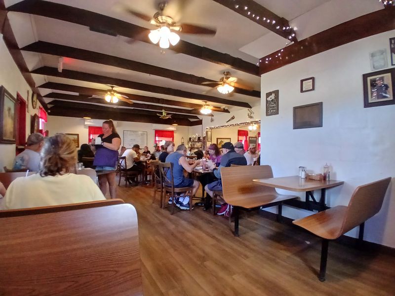 Good People, Old Florida Vibe