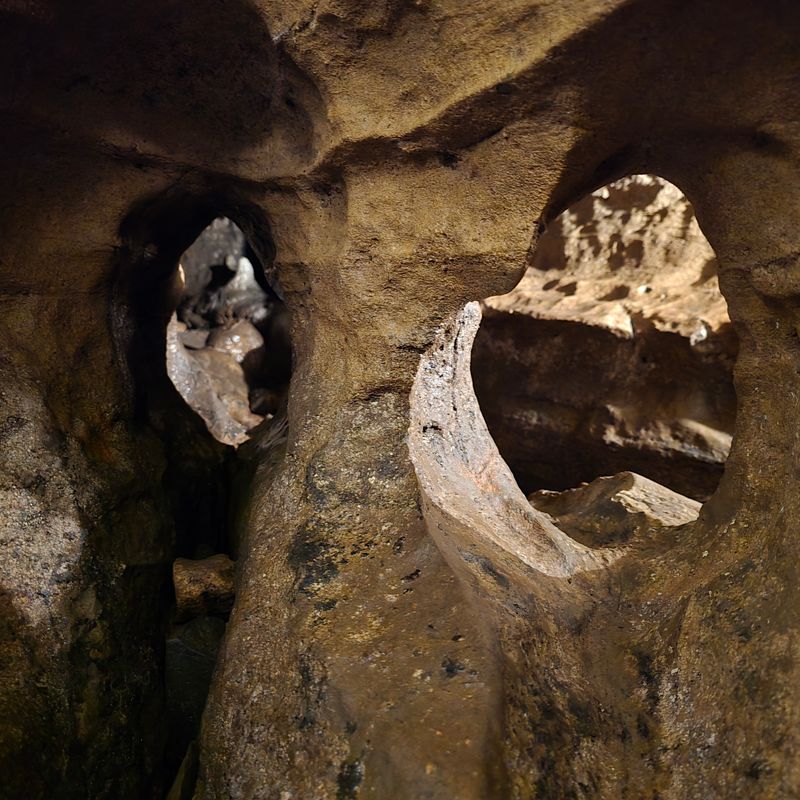 Bell Witch Cave (Adams)