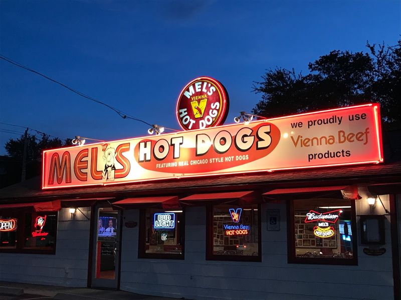 Mel’s Hot Dogs — Tampa