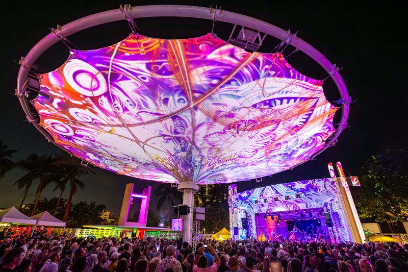 Oigovision Superjam at Miami Beach Bandshell (Feb. 19)