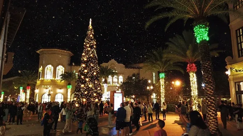 Holiday Snowfall at Disney Springs (Lake Buena Vista)