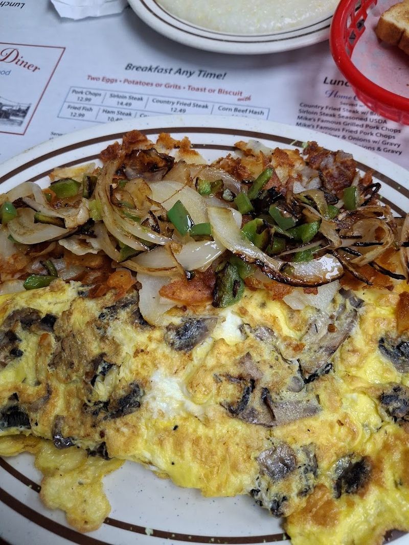 The Veggie Omelet That Wins Over Meat Lovers