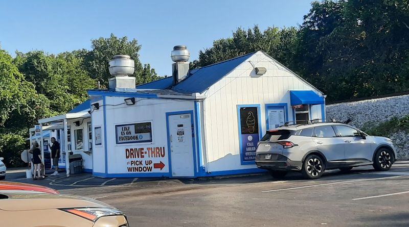 Karin's Kustard & Hamburgers (Smyrna)