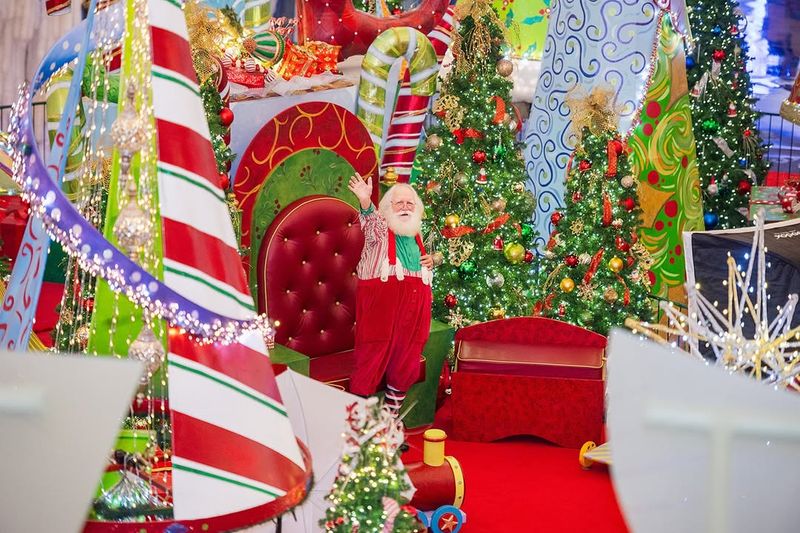 The Mall at Millenia (Holiday Tree Lighting & Santa Photos)