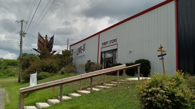 What to Know Before You Visit LIVE-IT Thrift Store in Seymour