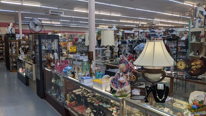 Wildwood Antique Mall (Wildwood)