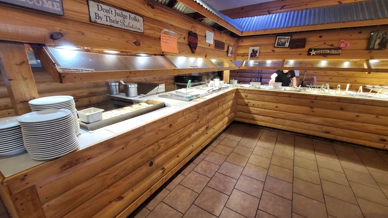 What to Know Before You Go (Hours, Pricing, and Best Times)