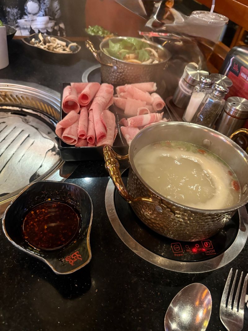 Hong BBQ & Hot Pot Fowler