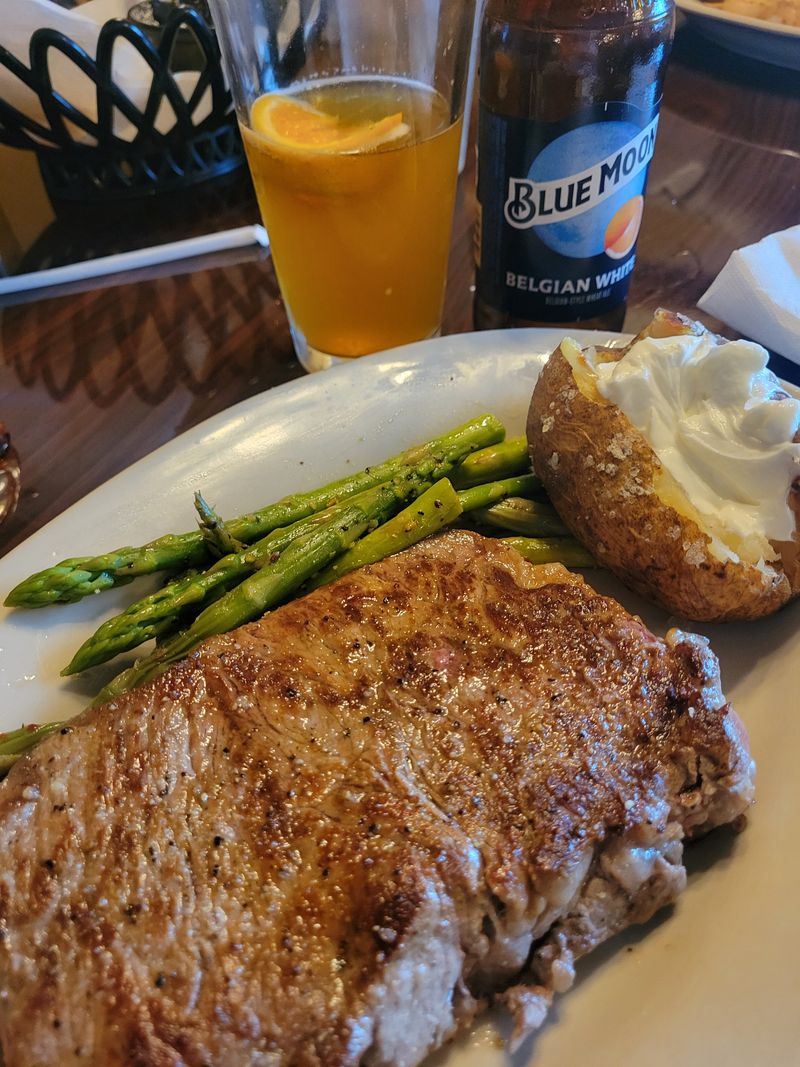 Sandbagger’s Steakhouse and Lounge (Crossville)