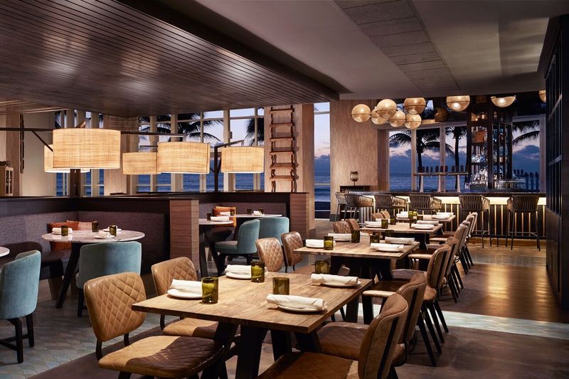 Burlock Coast (Ritz-Carlton, beach)