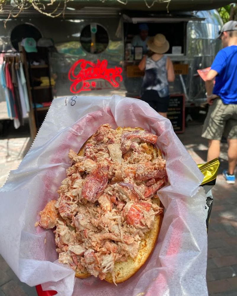 Garbo’s Grill @ Hank’s