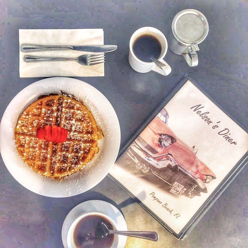 A Retro Diner That Feels Frozen in the 1950s