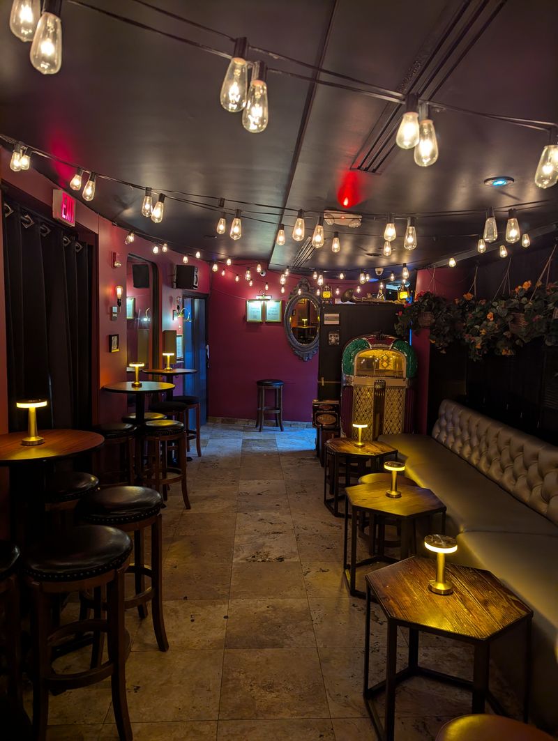 Swizzle Rum Bar & Drinkery (South Beach / Stiles Hotel)