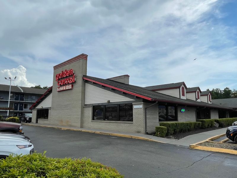 Golden Corral Buffet & Grill — Pigeon Forge