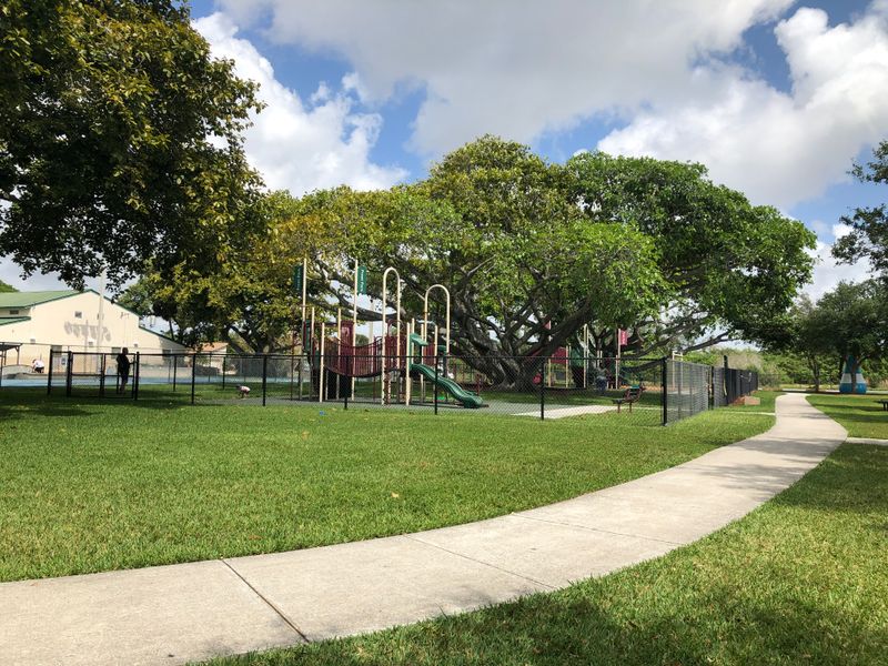 Frost Park and Neighborhood Strolls