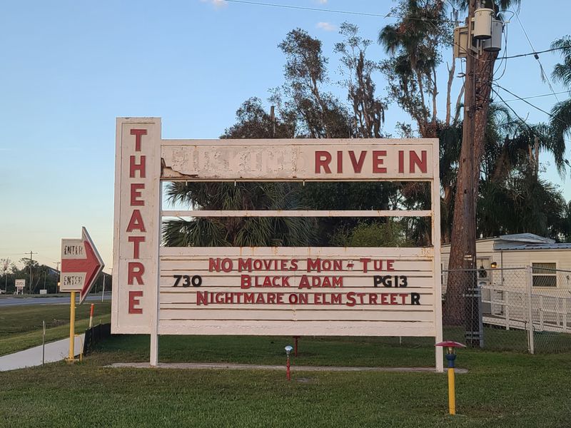 Ruskin Family Drive-In Theatre (Ruskin)