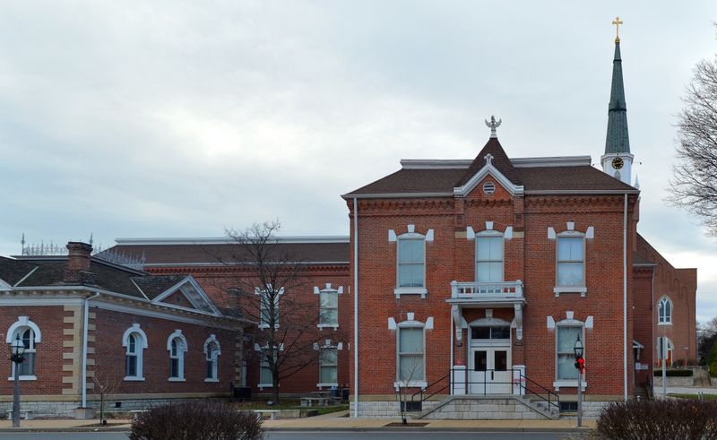 Ste. Genevieve, Missouri (1.25 hours)