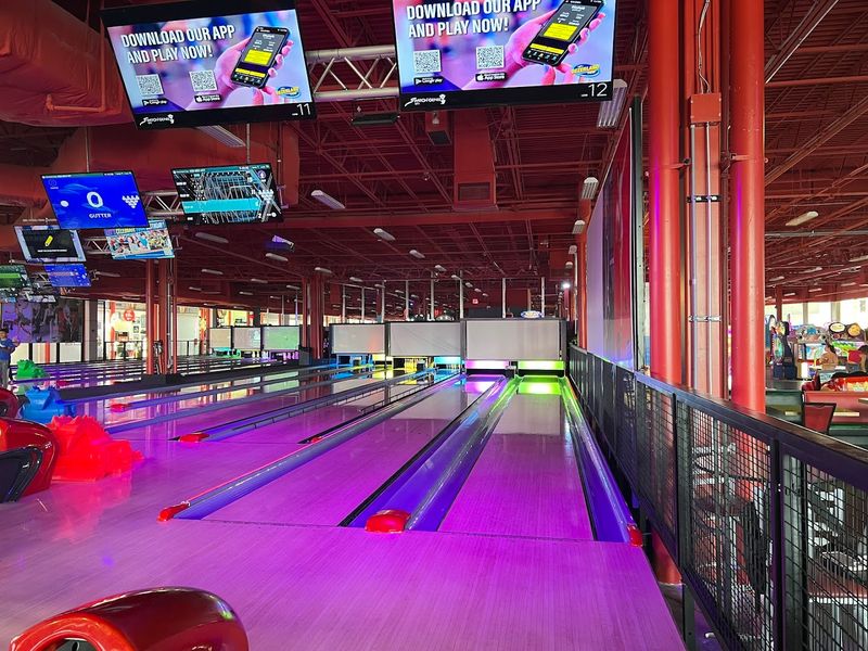 Bowling Lanes With Easy Wins