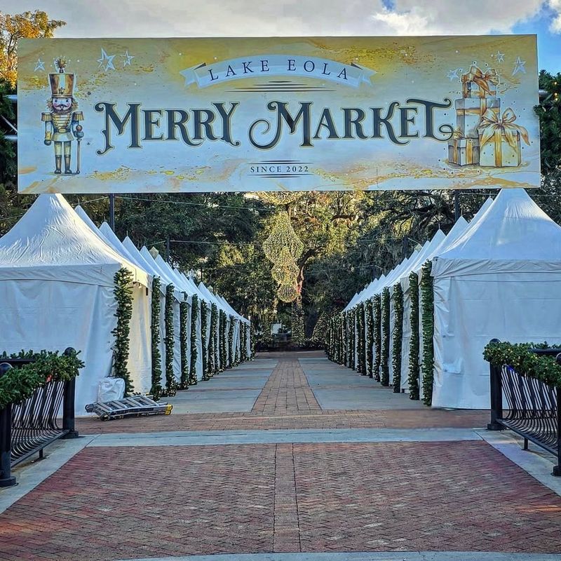 Lake Eola Park / Downtown Orlando “Merry Market” & Tree Lighting