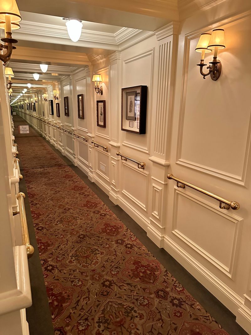 What It's Like to Walk Through the Museum