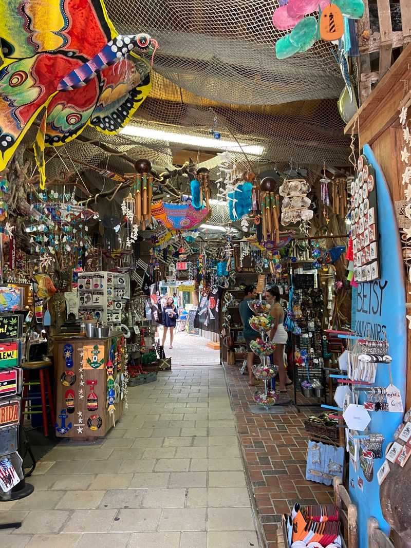 Rain Barrel Village (Islamorada)