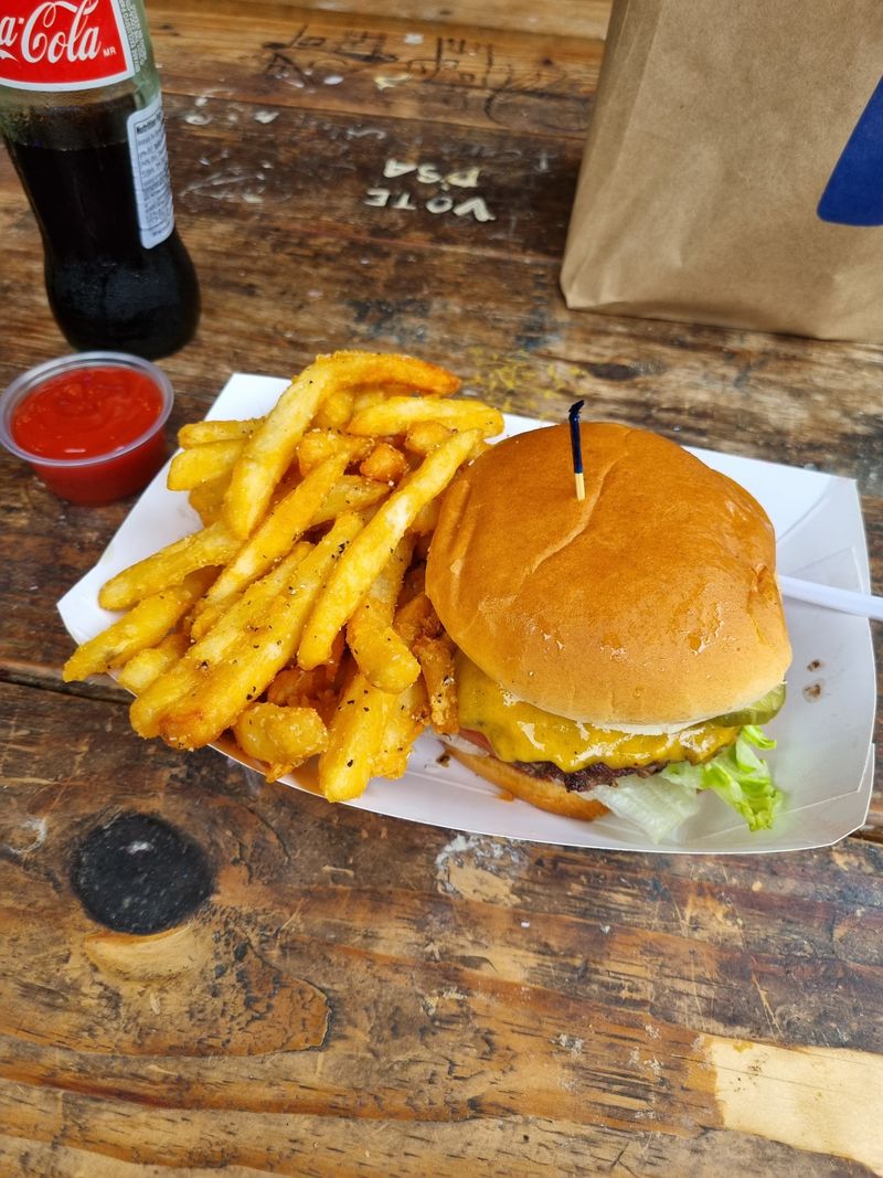 Dino’s Bar & Grill