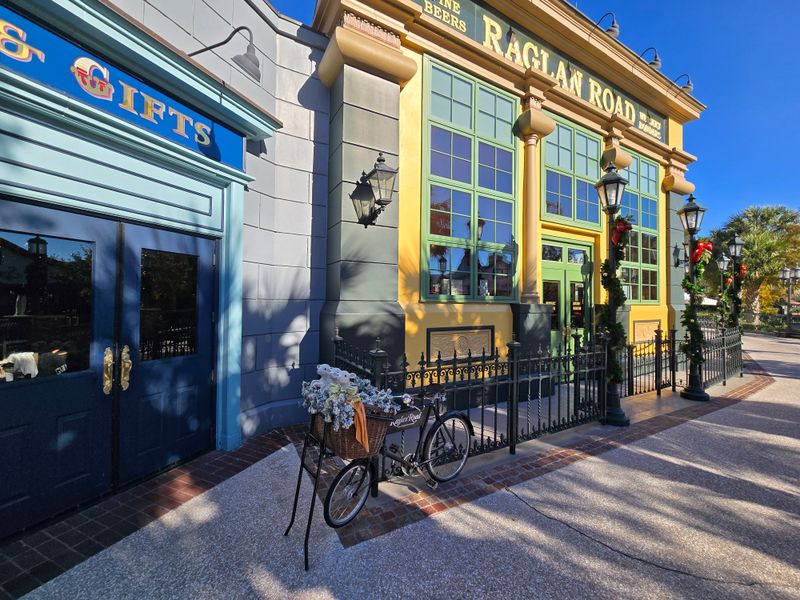 Raglan Road Irish Pub & Restaurant