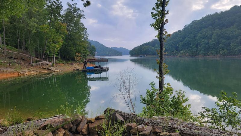 Kayak or Paddleboard on Norris Lake 