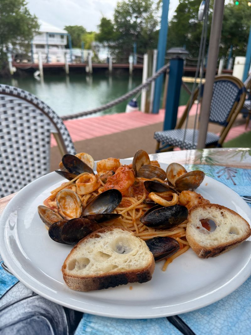 Where to Eat in Tavernier (Local Favorites Worth Seeking Out)