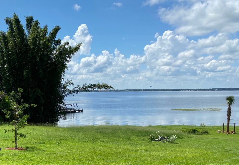 The Best Time of Day to Witness the Glass-Water Phenomenon