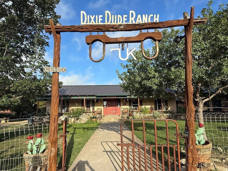 Dixie Dude Ranch — Bandera