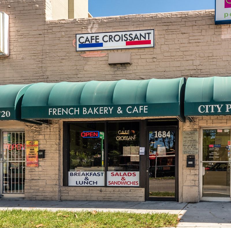 Cafe Croissant