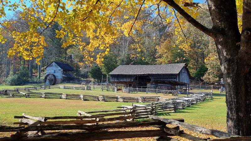 Museum of Appalachia &mdash; Clinton